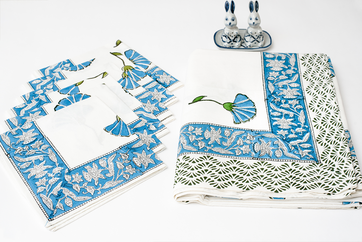 Blue &amp; White Table Cover with Set of Napkins - The Jaipur Collection